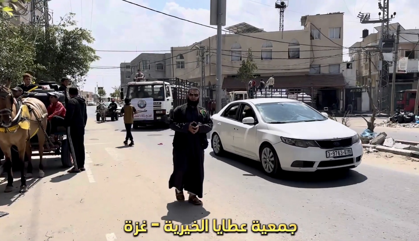 انطلاق القافلة الثانية لتوزيع زكاة الفطر على النازحين في قطاع غزة