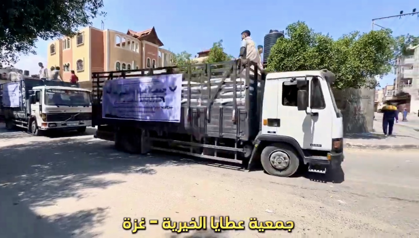 انطلاق القافلة الثانية لتوزيع زكاة الفطر على النازحين في قطاع غزة