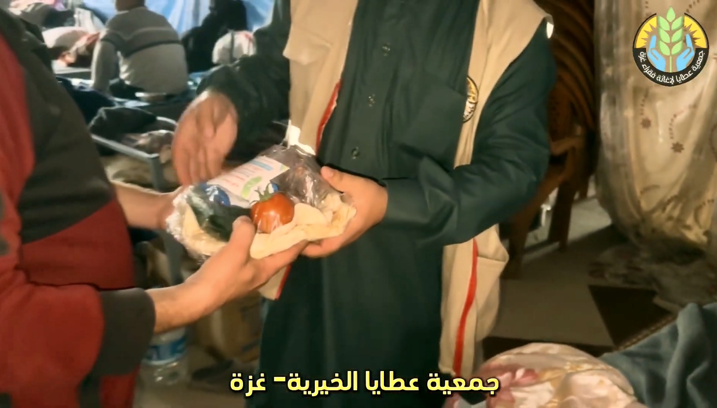 توزيع وجبات السحور الرمضاني على أهلنا النازحين في محافظة رفح
