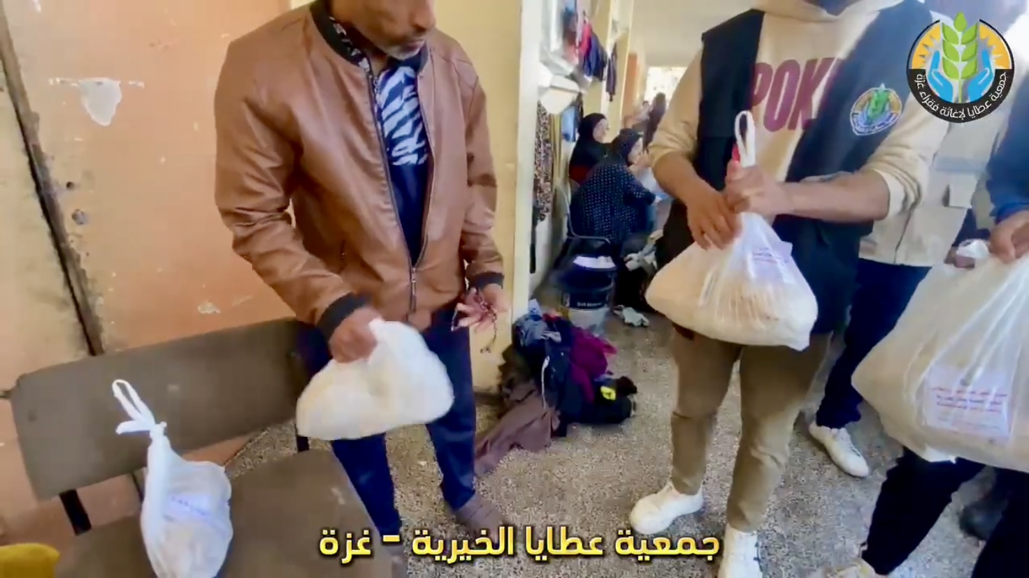 عطايا تستأنف عمل مخابزها الخيرية لتقديم الرغيف الخيري للنازحين