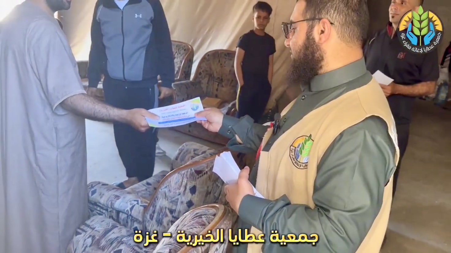 توزيع زكاة المال على النازحين دعماً وتخفيفاً للمعاناة