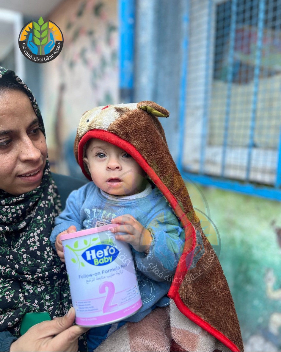 "حليب الحياة"… عطايا  توزّع الحليب على الأطفال الرضّع دعمًا لصمودهم في وجه الإبادة والتجويع