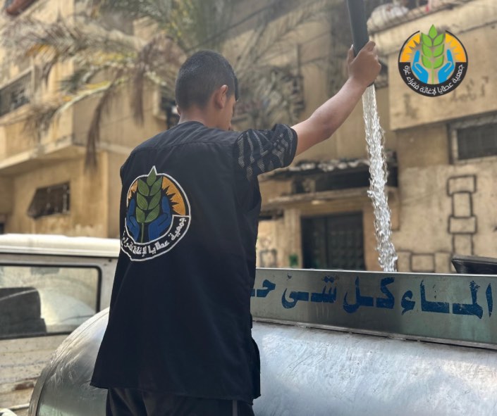 "سُقيا الماء".. نفَسُ حياة في قلب المعاناة