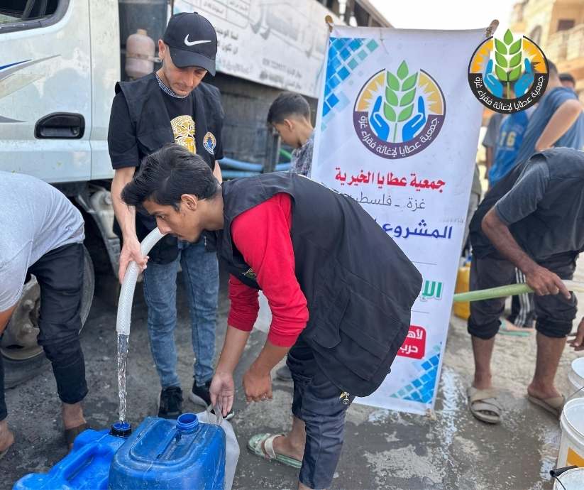 "سُقيا الماء".. شريان حياة للنازحين في شمال غزة