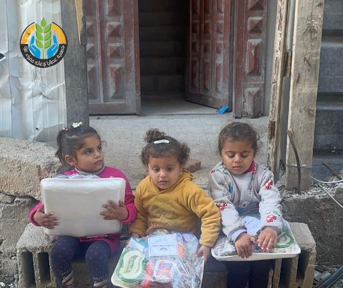 "وجبة سحور في أولى ليالي رمضان".. دفء العطاء في زمن القهر