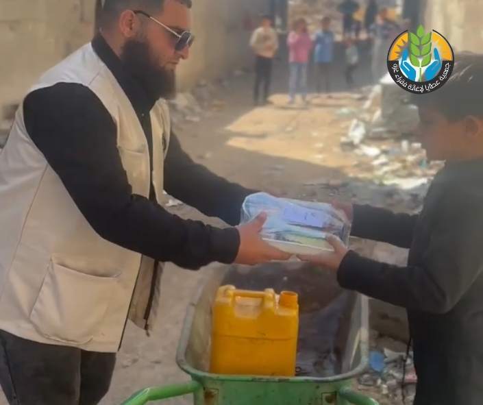 "وجبة سحور في أولى ليالي رمضان".. دفء العطاء في زمن القهر