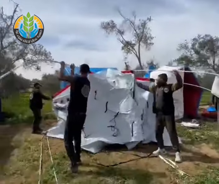 توفير خيمة إيواء لأسرة فقدت مأواها في حرب الإبادة