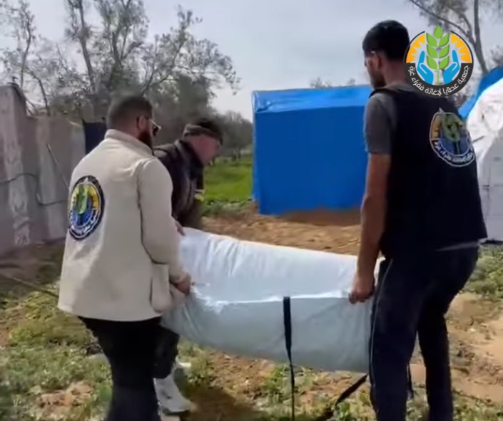 توفير خيمة إيواء لأسرة فقدت مأواها في حرب الإبادة