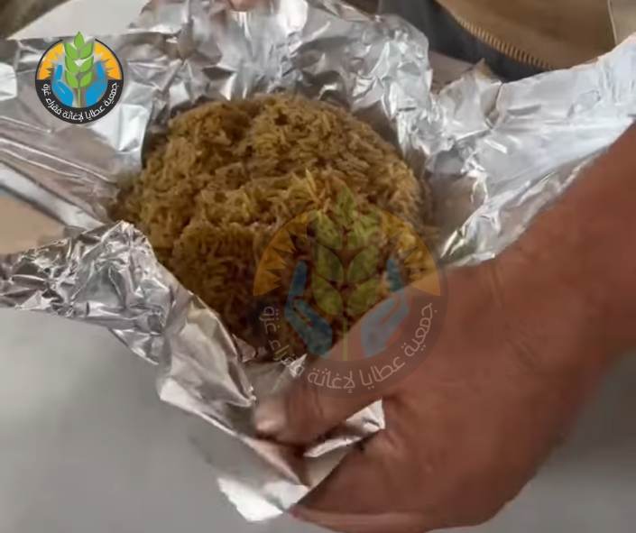 مطبخ عطايا الخيري يواصل عمله في ظل الحرب والتجويع