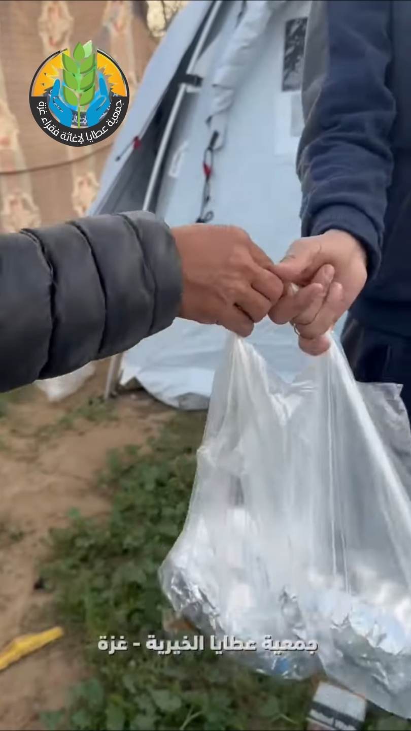 مطبخ عطايا الخيري يواصل عمله في ظل الحرب والتجويع