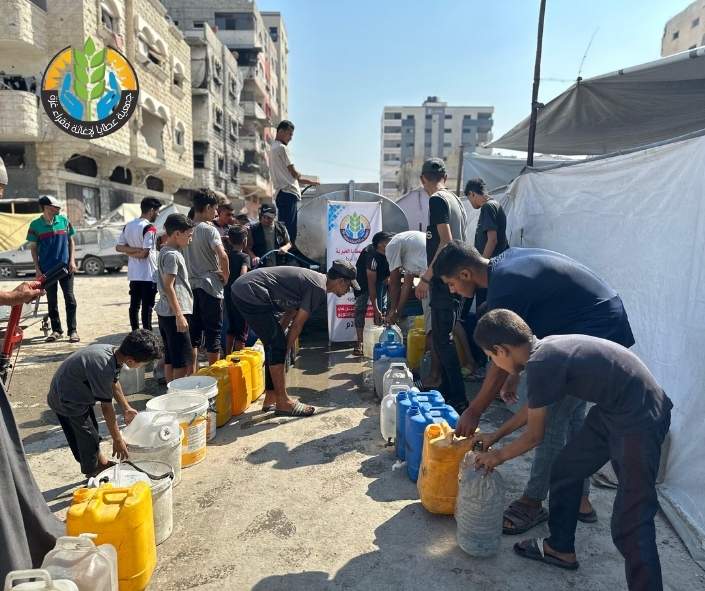 قطرة ماء تساوي حياة.. عطايا تواصل مشروع سقيا الماء في غزة