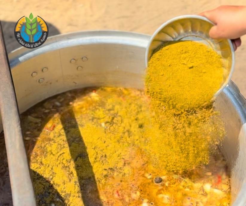 "عطايا" تواصل تشغيل مطبخها الخيري في رفح لإطعام الصائمين النازحين رغم الحصار وغلاء الأسعار