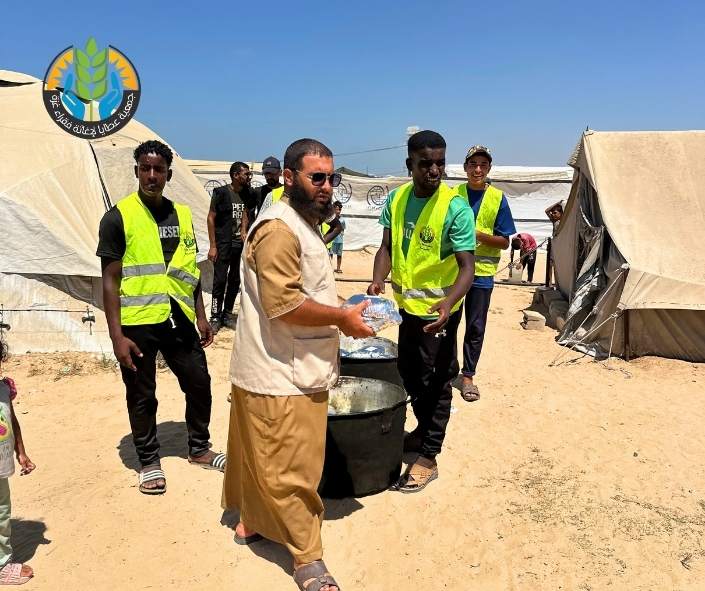 عطايا تصنع الطعام وتواجه المجاعة في غزة
