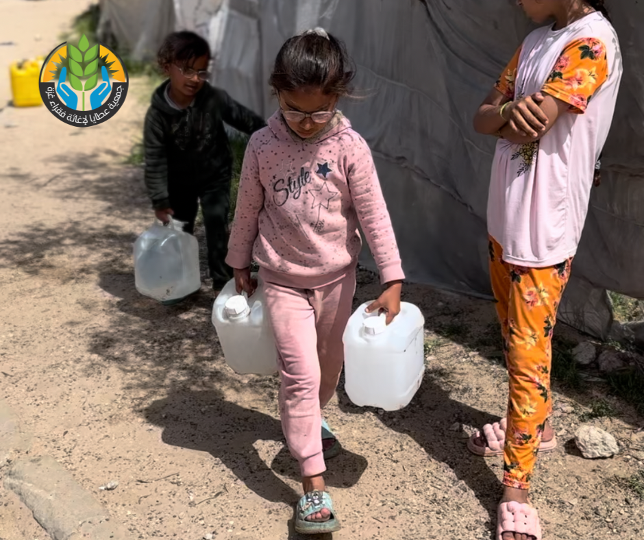 "سقياك رحمة لأهل غزة".. عطايا تواصل توزيع المياه في ظل العطش والحصار