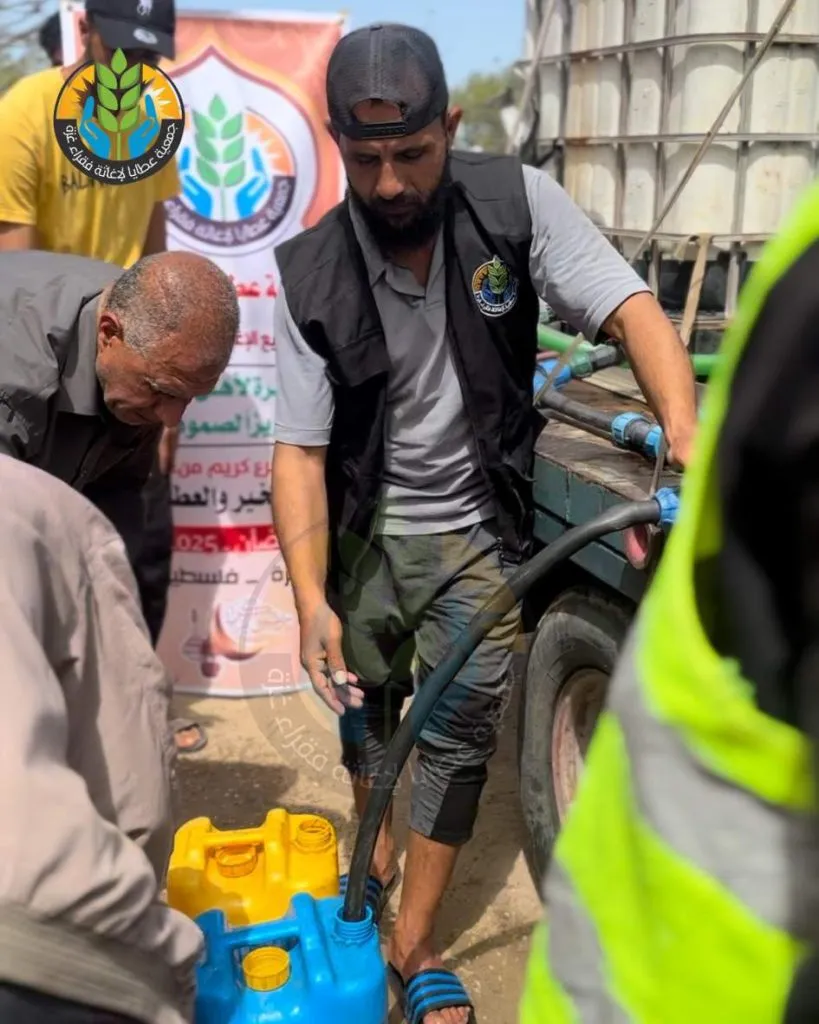 "قطرة ماء تعني الحياة".. عطايا تواصل مشروع السقيا
