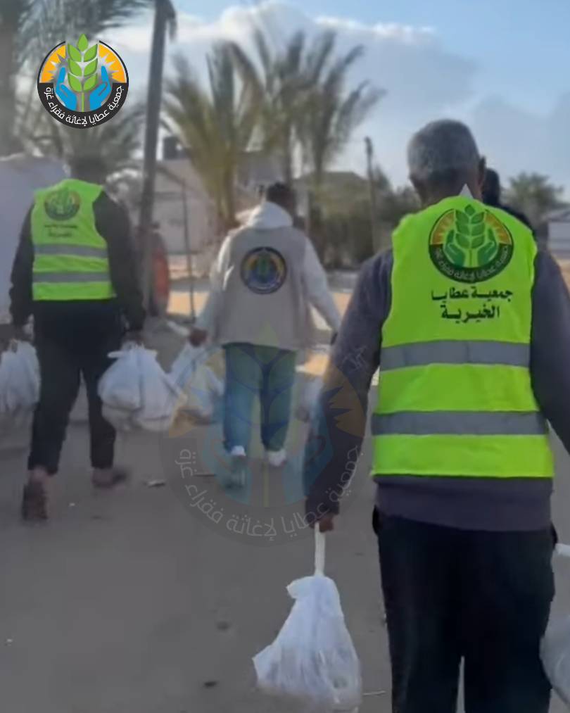 في أول أيام رمضان.. "عطايا الخيرية" توزع أرغفة الخبز المجاني لأهالي رفح الصامدين
