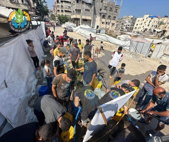 قطرة ماء تساوي حياة.. عطايا تواصل مشروع سقيا الماء في غزة